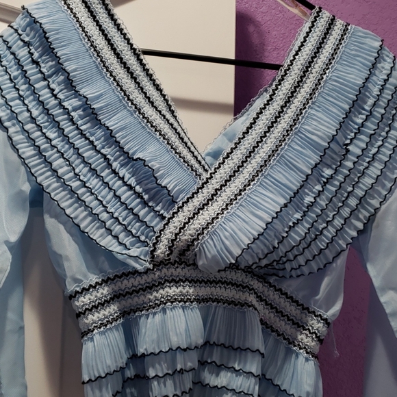 Beautiful top - Picture 5 of 7